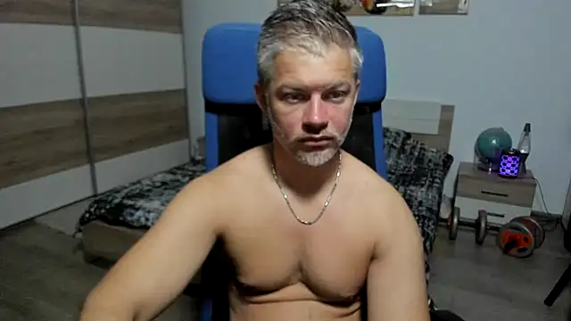 RobbyShawz online show from July 7, 2026, 4:04 am