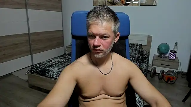 RobbyShawz online show from July 15, 2026, 4:51 am