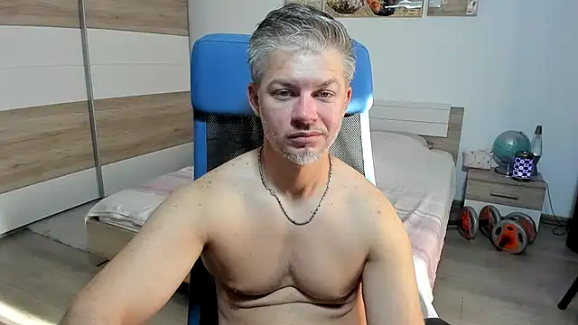 RobbyShawz online show from July 30, 2026, 4:44 am