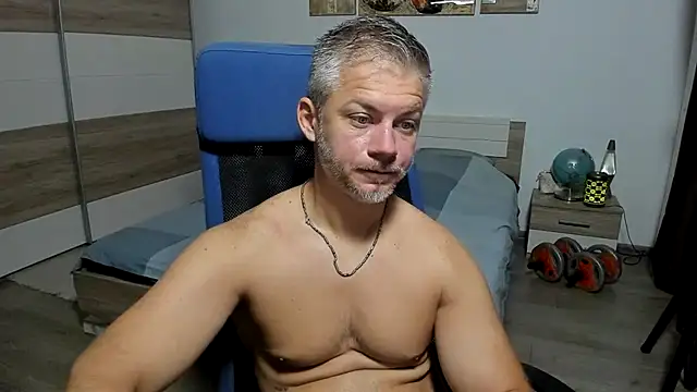 RobbyShawz online show from August 9, 2026, 4:39 am