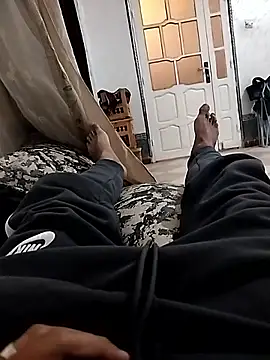 Snapshot of yacinemsila chatting on October 18, 2025, 1:23 pm yacinemsila online show from October 18, 2025, 1:23 pm