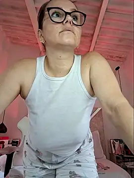 Snapshot of MariaPau_83 chatting on October 12, 2025, 4:06 pm MariaPau 83 online show from October 12, 2025, 4:06 pm