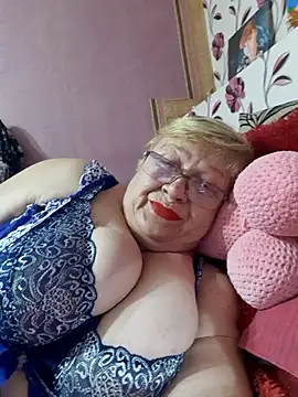 Snapshot of Lena_Gaby chatting on October 2, 2025, 7:10 pm Lena Gaby online show from October 2, 2025, 7:10 pm