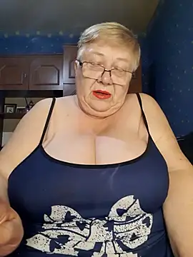 Snapshot of Lena_Gaby chatting on October 28, 2025, 6:43 pm Lena Gaby online show from October 28, 2025, 6:43 pm