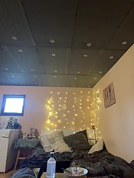 Snapshot of Emma_just chatting on March 19, 2025, 11:39 am Emma just online show from March 19, 2025, 11:39 am