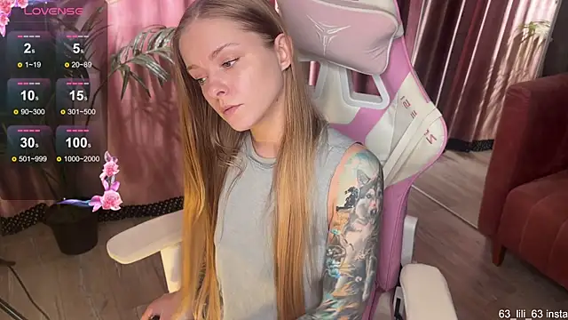 Snapshot of 01_lili_01 chatting on November 9, 2025, 4:05 pm 01 lili 01 online show from November 9, 2025, 4:05 pm