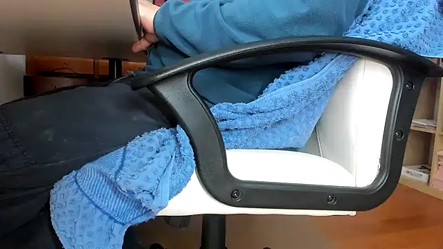 leccaleccafiga online show from December 13, 2025, 7:53 pm