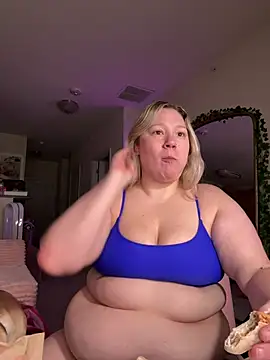 PiggyRose online show from June 16, 2026, 12:35 am