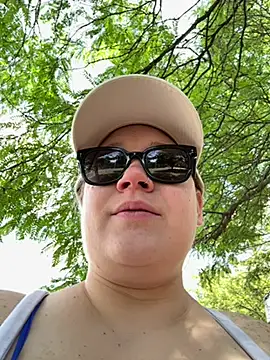 PiggyRose online show from June 17, 2026, 4:19 pm