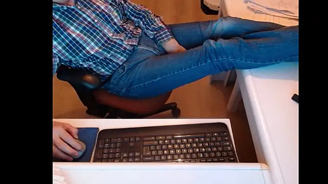 dutchpornking online show from January 13, 2025, 5:02 pm