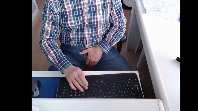 dutchpornking online show from January 14, 2025, 7:59 am