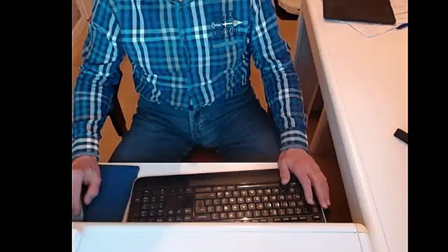 dutchpornking online show from January 14, 2025, 4:18 pm