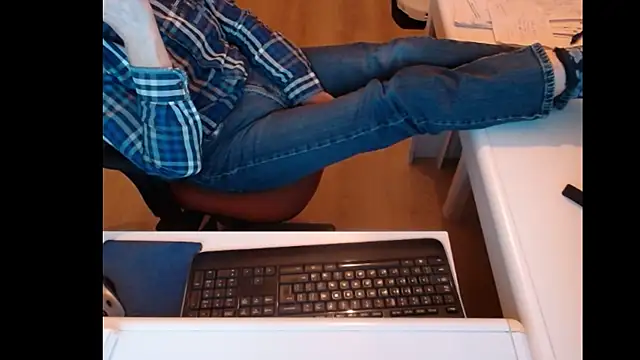 dutchpornking online show from January 14, 2025, 7:21 pm