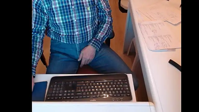 dutchpornking online show from January 22, 2025, 4:55 pm