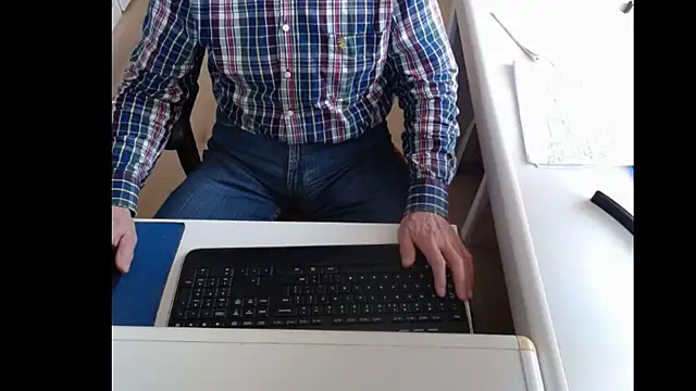 dutchpornking online show from February 1, 2025, 8:39 am