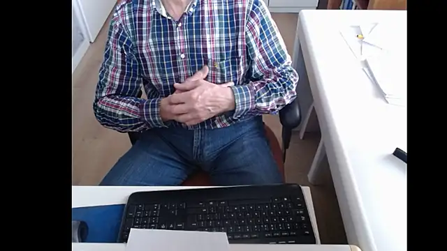 dutchpornking online show from February 3, 2025, 8:13 am