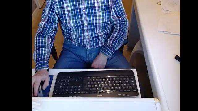 dutchpornking online show from February 3, 2025, 4:52 pm