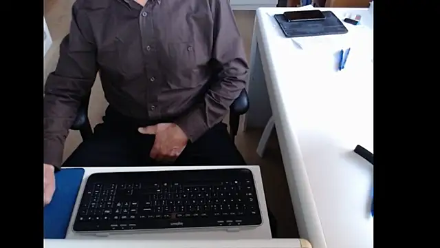 dutchpornking online show from October 27, 2025, 7:34 am