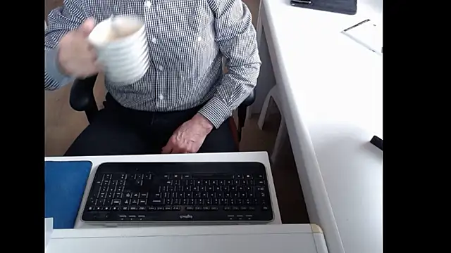 dutchpornking online show from May 4, 2026, 6:42 am