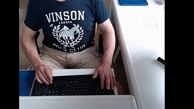 Snapshot of dutchpornking chatting on June 2, 2026, 6:04 am dutchpornking online show from June 2, 2026, 6:04 am