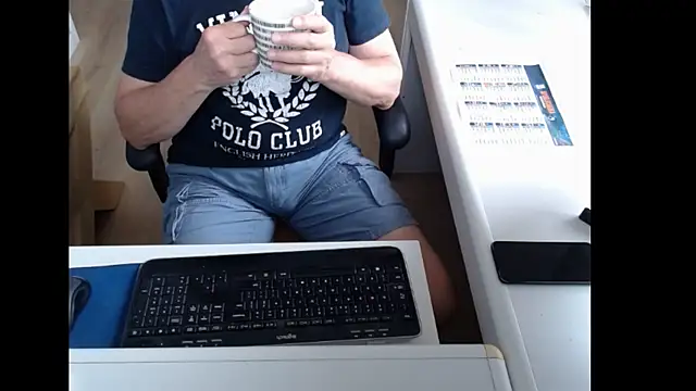 Snapshot of dutchpornking chatting on June 17, 2026, 7:00 am dutchpornking online show from June 17, 2026, 7:00 am