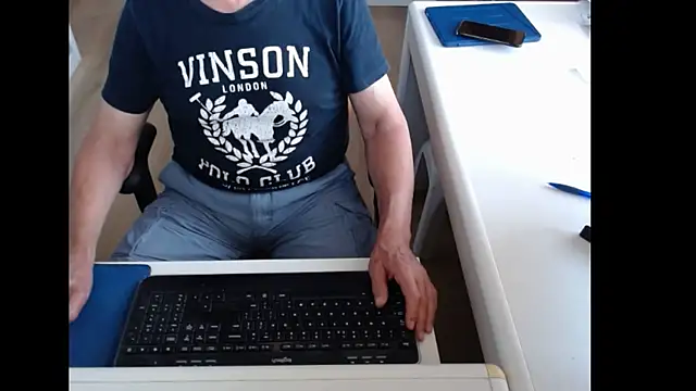 Snapshot of dutchpornking chatting on June 18, 2026, 6:13 am dutchpornking online show from June 18, 2026, 6:13 am
