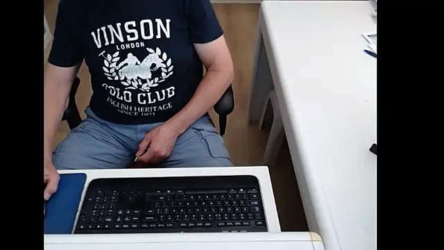 Snapshot of dutchpornking chatting on June 18, 2026, 10:52 am dutchpornking online show from June 18, 2026, 10:52 am
