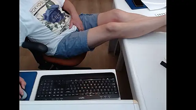 dutchpornking online show from June 27, 2026, 1:17 pm
