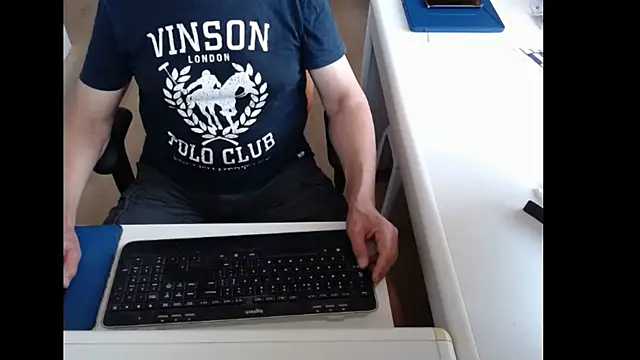 dutchpornking online show from June 28, 2026, 6:41 am