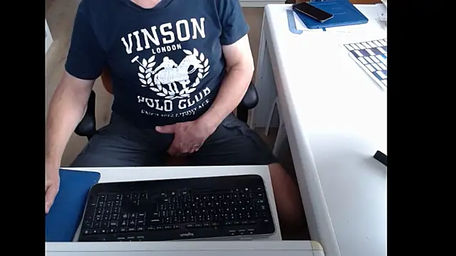 dutchpornking online show from June 29, 2026, 5:57 am