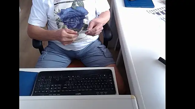 dutchpornking online show from July 7, 2026, 11:36 am