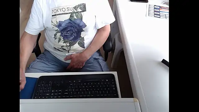 dutchpornking online show from July 8, 2026, 6:40 am