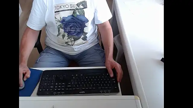 dutchpornking online show from July 13, 2026, 6:05 am