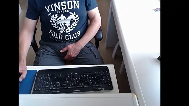 dutchpornking online show from July 14, 2026, 11:16 am