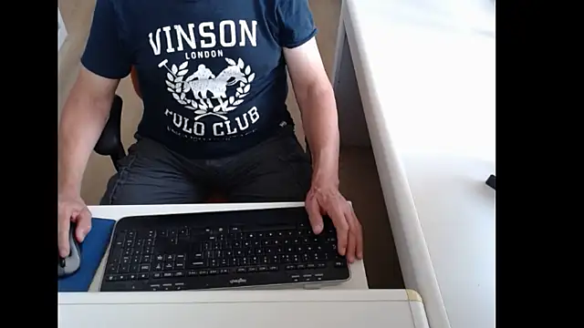 dutchpornking online show from July 15, 2026, 7:02 am