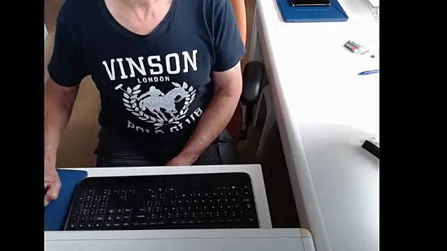 dutchpornking online show from July 18, 2026, 6:39 am