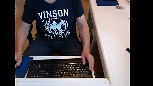 dutchpornking online show from July 19, 2026, 6:39 am