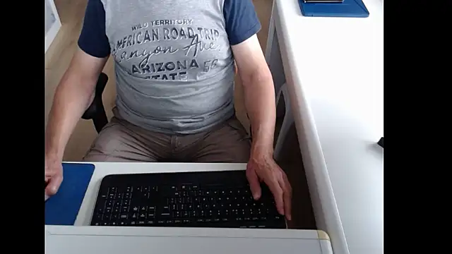 dutchpornking online show from July 26, 2026, 6:43 am