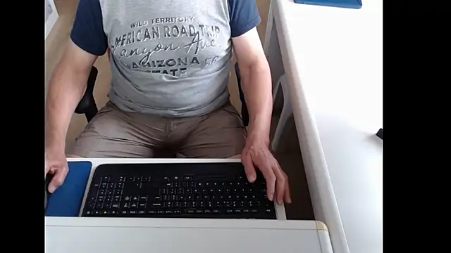 dutchpornking online show from July 27, 2026, 6:09 am