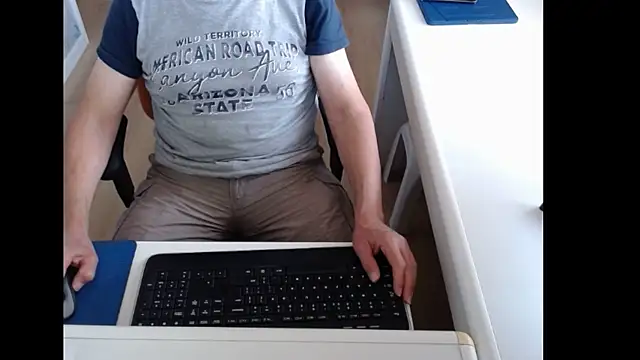 dutchpornking online show from July 28, 2026, 6:20 am