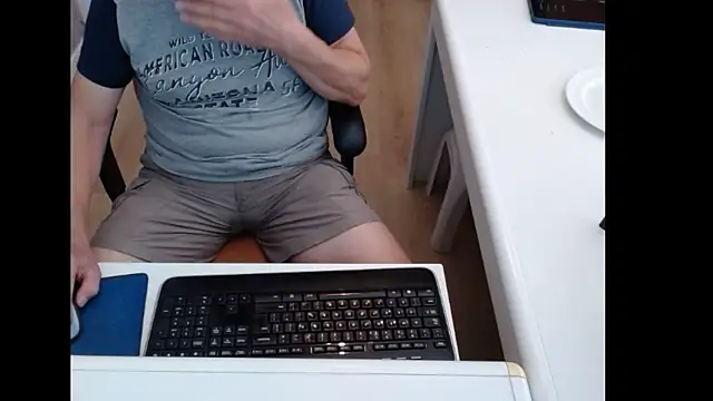 dutchpornking online show from July 28, 2026, 11:28 am