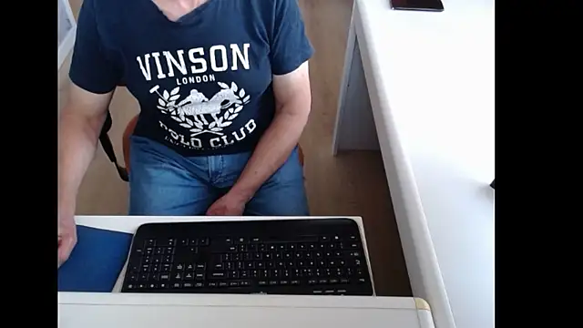 dutchpornking online show from July 29, 2026, 6:33 am