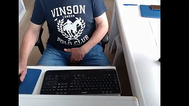 dutchpornking online show from July 31, 2026, 6:13 am