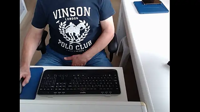 dutchpornking online show from August 1, 2026, 6:23 am