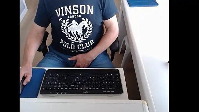 dutchpornking online show from August 3, 2026, 6:01 am
