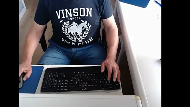 dutchpornking online show from August 4, 2026, 6:05 am