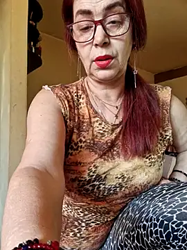 Snapshot of Chriss_Tinaa chatting on May 6, 2026, 4:30 am Chriss Tinaa online show from May 6, 2026, 4:30 am