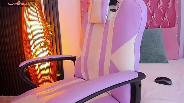 allyson cute1 online show from February 10, 2026, 12:31 pm