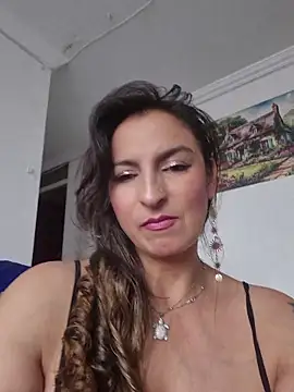 marilyn love6969 online show from August 6, 2026, 1:24 pm