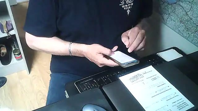 Snapshot of DUDURA@xh chatting on October 21, 2025, 9:10 am DUDURAxh online show from October 21, 2025, 9:10 am